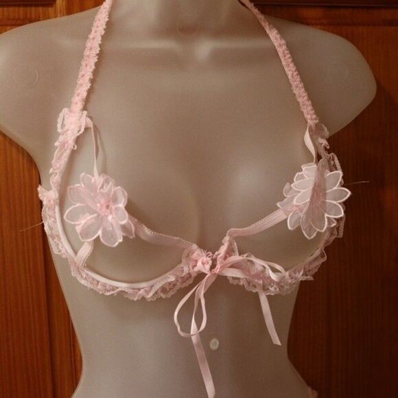 Frederick's of Hollywood Light Pink Floral Ruffle Sexy Cage Bra & Thong … - Picture 5 of 6